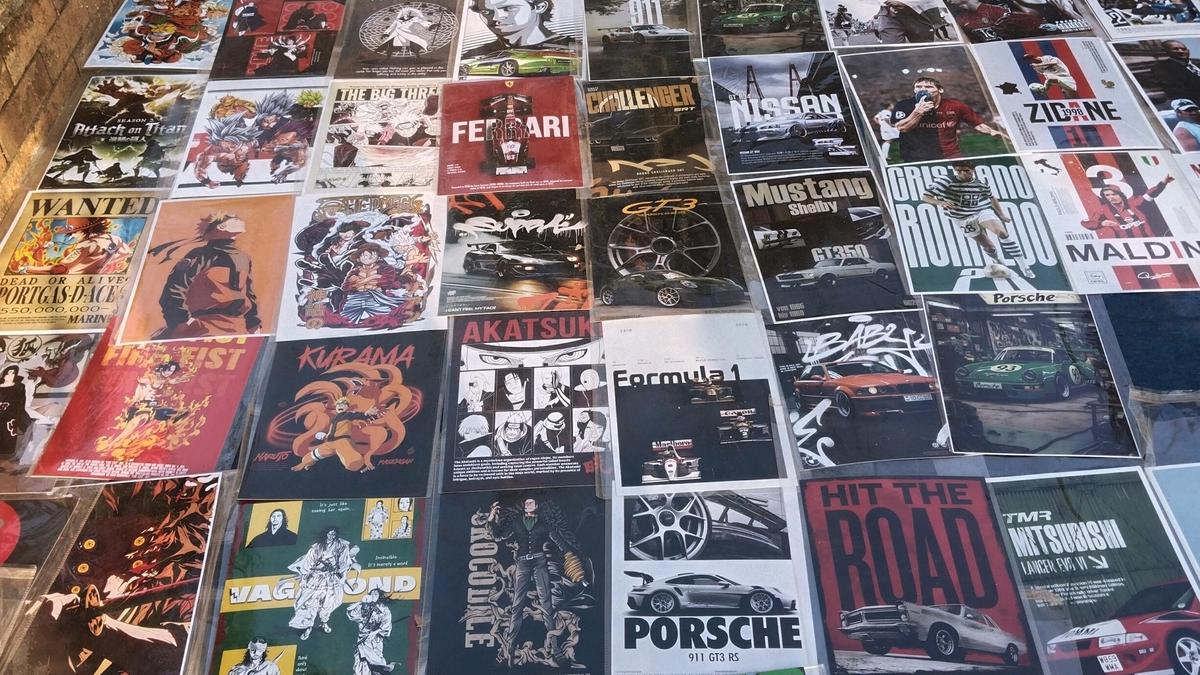 तिरुवनंतपुरम में तीन छात्र दीवार पोस्टर का सफल व्यवसाय चलाते हैं