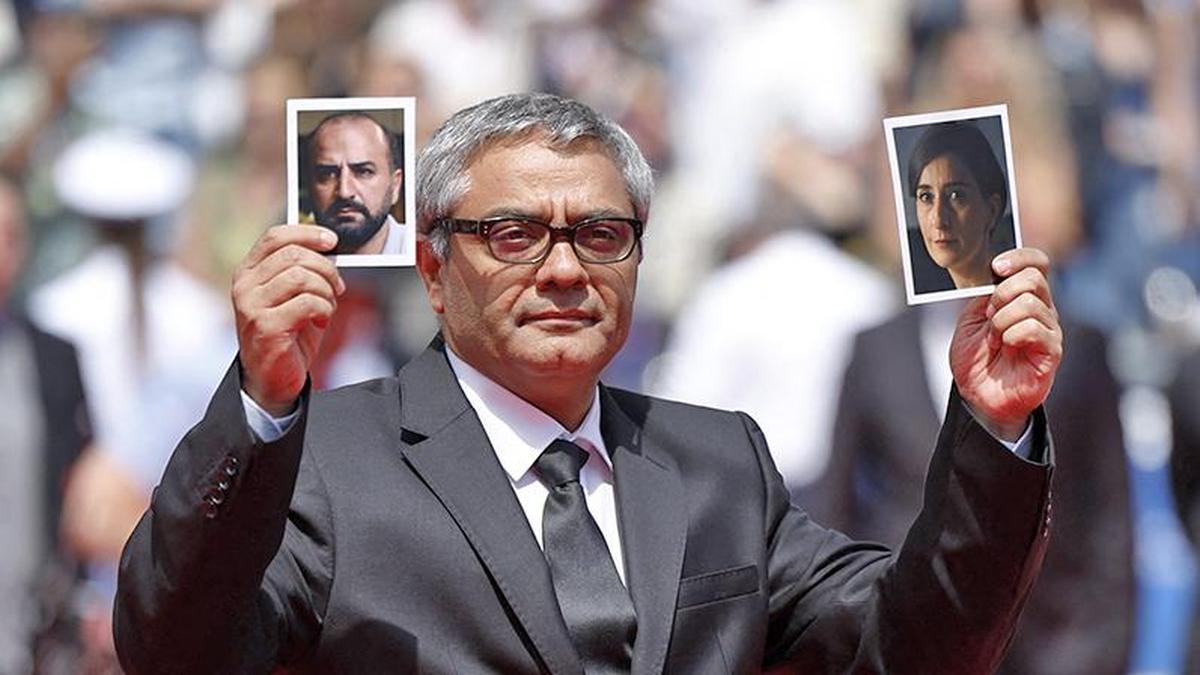 मोहम्मद रसूलोफ़ | अस्तित्व के आघात से लेकर निर्वासन के आघात तक