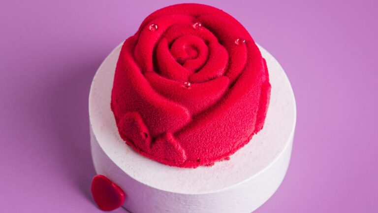 वैलेंटाइन डे 2026: बेंगलुरु में कहां खाएं, पिएं और जश्न मनाएं