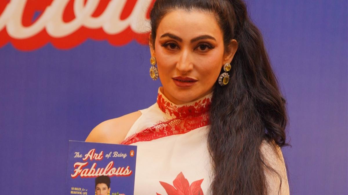 शालिनी पासी की ‘द आर्ट ऑफ बीइंग फैबुलस’ खूबसूरती से जीने के पीछे के काम की पड़ताल करती है