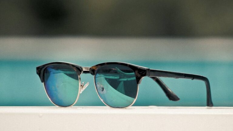 सोशल मीडिया पर गुप्त फिल्मांकन वीडियो की बाढ़ आने से स्मार्ट चश्मे गोपनीयता संबंधी भय पैदा करते हैं