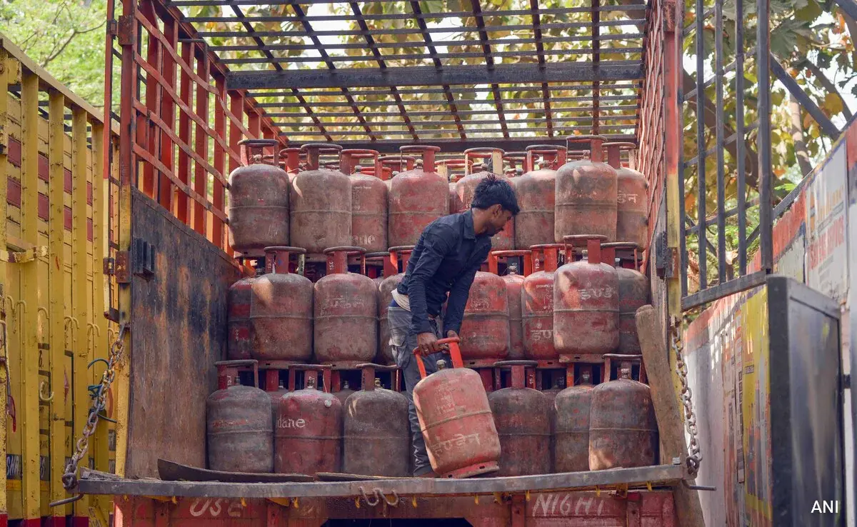 बेंगलुरु, चेन्नई, मुंबई के होटलों में एलपीजी सिलेंडर की कमी का पता चला, केंद्र ने जवाब दिया