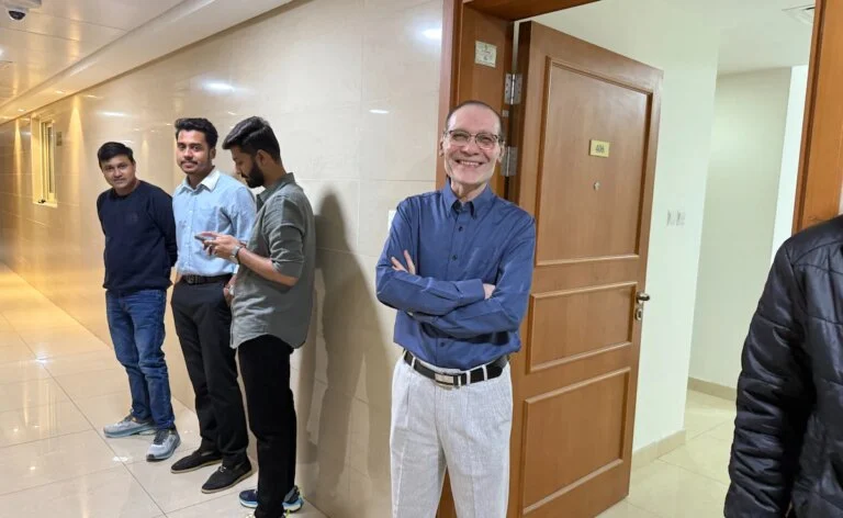 दुबई में भारतीय व्यवसायी ने फंसे हुए भारतीयों के लिए अपना 64 यूनिट वाला अपार्टमेंट खोला