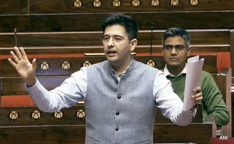 आप सांसद राघव चड्ढा ने भारत में पितृत्व अवकाश कानून की मांग की है