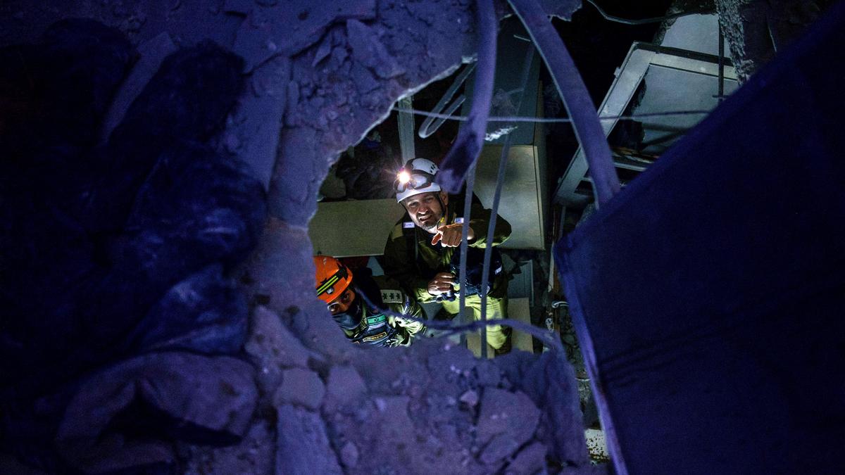 इजराइल और अमेरिका ने ईरान को निशाना बनाने के लिए यमन से मिसाइलें दागीं