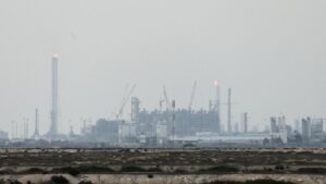 इजराइल द्वारा ईरानी गैस क्षेत्रों पर हमले के बाद तेहरान ने खाड़ी ऊर्जा सुविधाओं पर हमले तेज कर दिए हैं