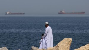 ईरान ने अपने गैस क्षेत्रों पर अमेरिका-इजरायल के हमले के बाद खाड़ी ऊर्जा केंद्रों पर हमला करने की कसम खाई है