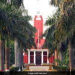 'ऊर्जा लॉकडाउन' की अफवाहों के बीच सरकार ने छात्रों को घर भेजा, कक्षाएं ऑनलाइन स्थानांतरित कीं