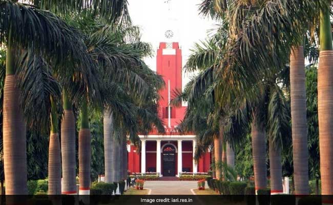 ‘ऊर्जा लॉकडाउन’ की अफवाहों के बीच सरकार ने छात्रों को घर भेजा, कक्षाएं ऑनलाइन स्थानांतरित कीं