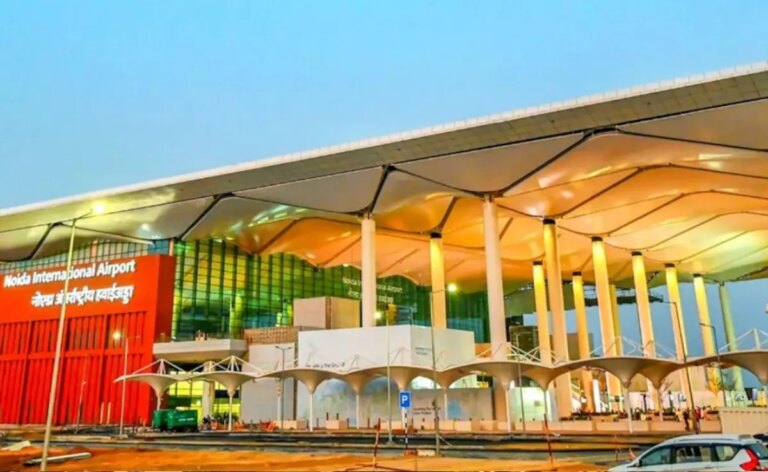 क्या आपकी जेवर हवाई अड्डे के लिए बस छूट गई है, या क्या संपत्ति खरीदना अभी भी एक स्मार्ट खरीदारी है?