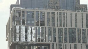 खाड़ी देशों और इजराइल पर हमलों की नई लहर के बाद डोनाल्ड ट्रंप ने ईरान को धमकी दी है