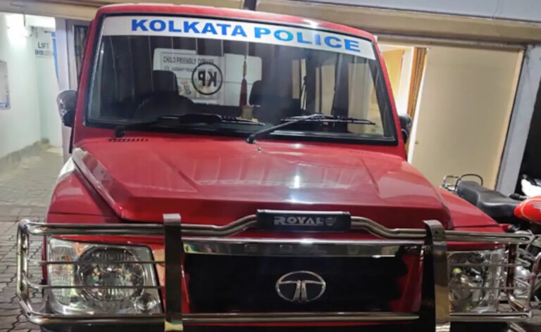 चुनाव आयोग ने चुनाव से पहले बंगाल के 173 पुलिस स्टेशनों के प्रमुखों का तबादला कर दिया