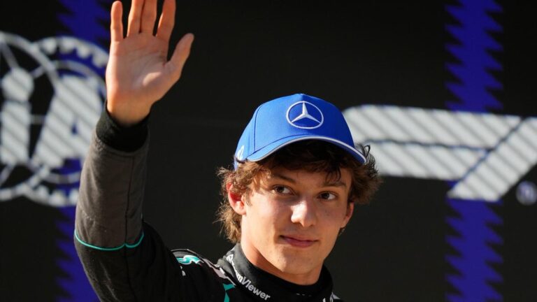 टीम के साथी रसेल के स्प्रिंट जीतने के बाद एंटोनेली एफ1 के चीनी ग्रां प्री के लिए पोल पर हैं