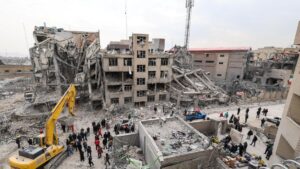 ट्रंप ने कहा, तेल की ऊंची कीमतों से अमेरिका को फायदा; ईरान और इजराइल के बीच गोलीबारी जारी है