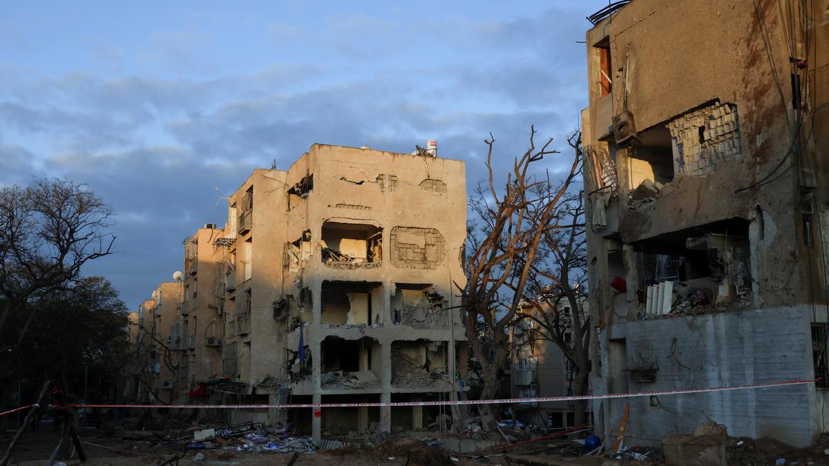 ट्रम्प ने ईरानी बिजली संयंत्रों पर हमले की धमकी दी थी, इसलिए ईरान ने इज़राइल के परमाणु अनुसंधान केंद्र के पास हमला किया