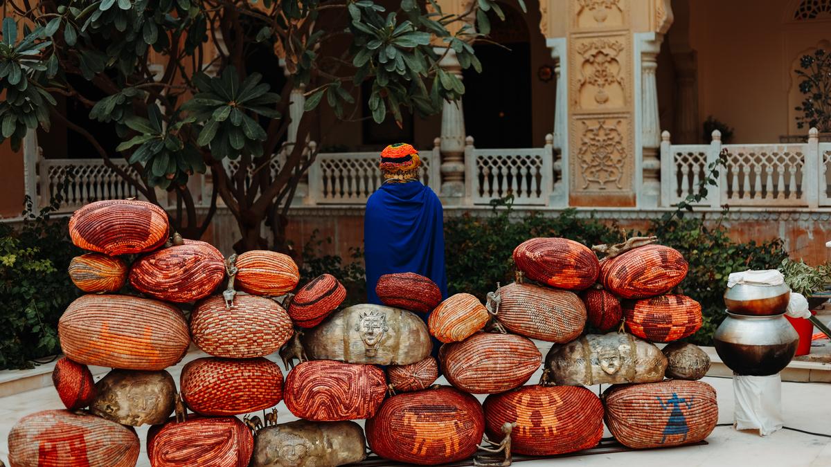 दरबार 2026: बोइटो की स्मारकीय गोदावन, बोंडा मातृसत्ता दीवार और हंसा बोइता ओडिशा के जीवित शिल्प का जश्न मनाते हैं