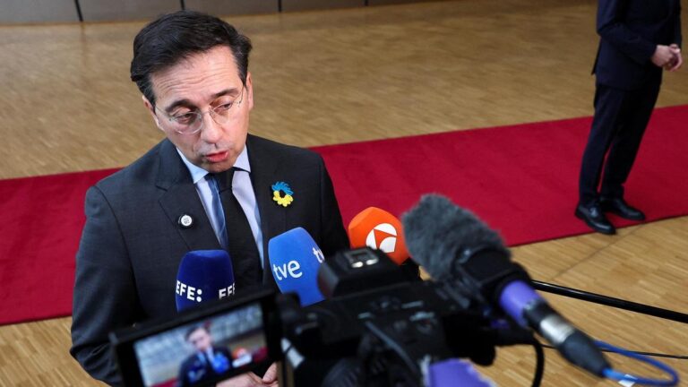 दरार गहराने पर स्पेन ने ईरान पर सैन्य सहयोग के अमेरिकी दावों को खारिज कर दिया