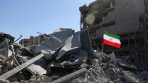 पश्चिम एशिया संकट: अमेरिका का कहना है कि ईरान ने खाड़ी में जवाबी कार्रवाई में 2,000 ठिकानों को निशाना बनाया