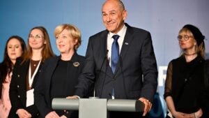 प्रारंभिक नतीजों से पता चलता है कि स्लोवेनिया के उदारवादी और लोकलुभावन आमने-सामने हैं