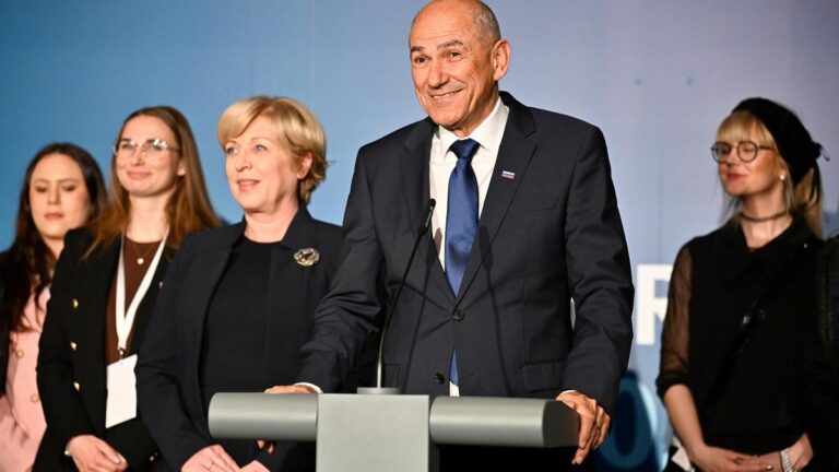 प्रारंभिक नतीजों से पता चलता है कि स्लोवेनिया के उदारवादी और लोकलुभावन आमने-सामने हैं