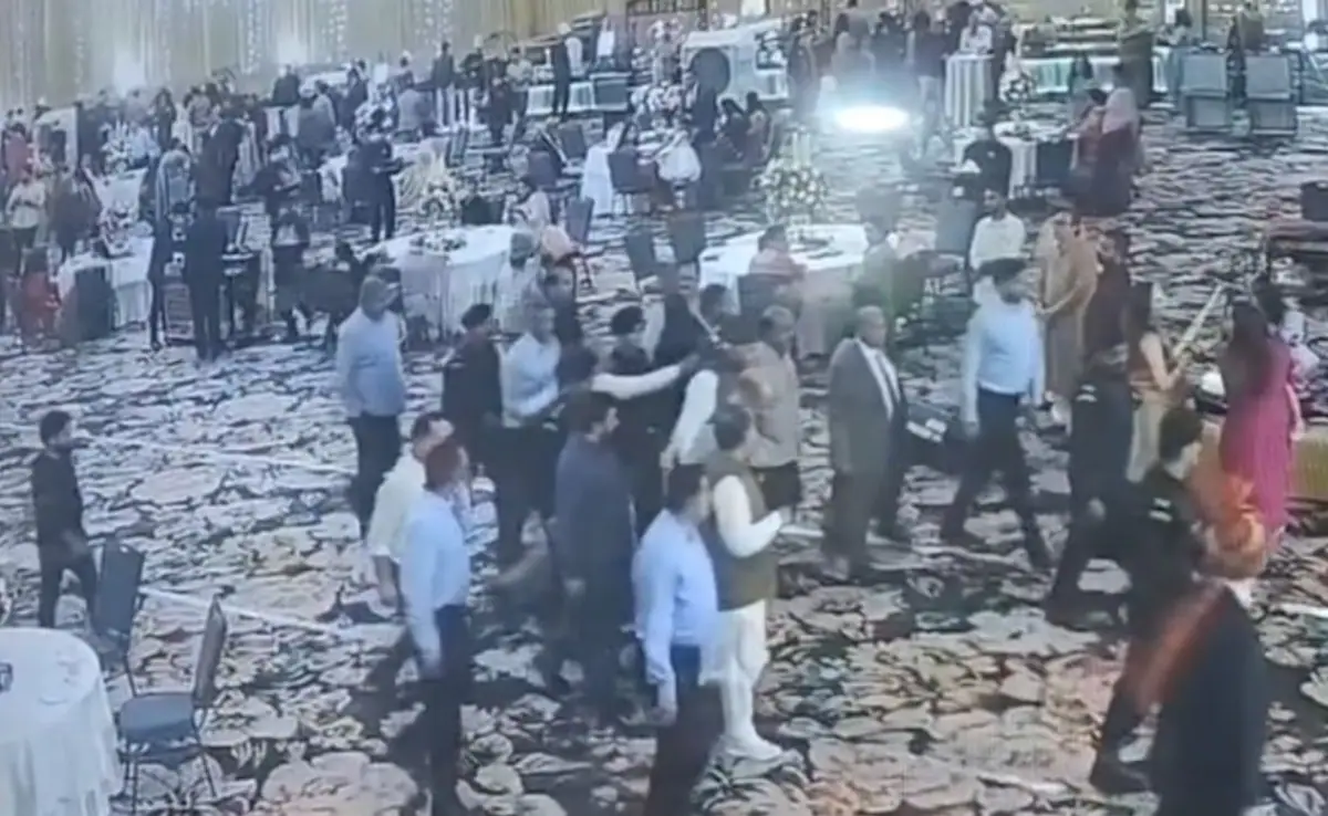 फारूक अब्दुल्ला निशाने पर, शख्स ने ट्रिगर खींचने की कोशिश की, फिर बाल-बाल बचा