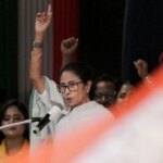 "महिला विरोधी, बंगाली विरोधी": ममता बनर्जी ने अधिकारियों को हटाने के लिए चुनाव आयोग की आलोचना की