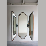 मुंबई से दीवार पर लगे कुटी