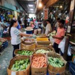 मुद्रास्फीति 93 रुपये के करीब, 10 महीने का उच्चतम स्तर: आपके पैसे के लिए इसका क्या मतलब है