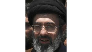 मोजतबा खामेनेई कौन हैं? अयातुल्ला खामेनेई के बेटे बन सकते हैं ईरान के अगले सुप्रीम लीडर!