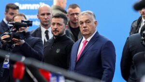 यूक्रेन ने हंगरी पर 82 मिलियन डॉलर के साथ बैंक कर्मचारियों को बंधक बनाने का आरोप लगाया है