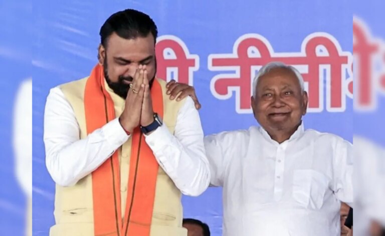 'ये हर कोई देखेगा': नीतीश कुमार के इशारे में कई लोगों को उत्तराधिकार का संकेत नजर आया