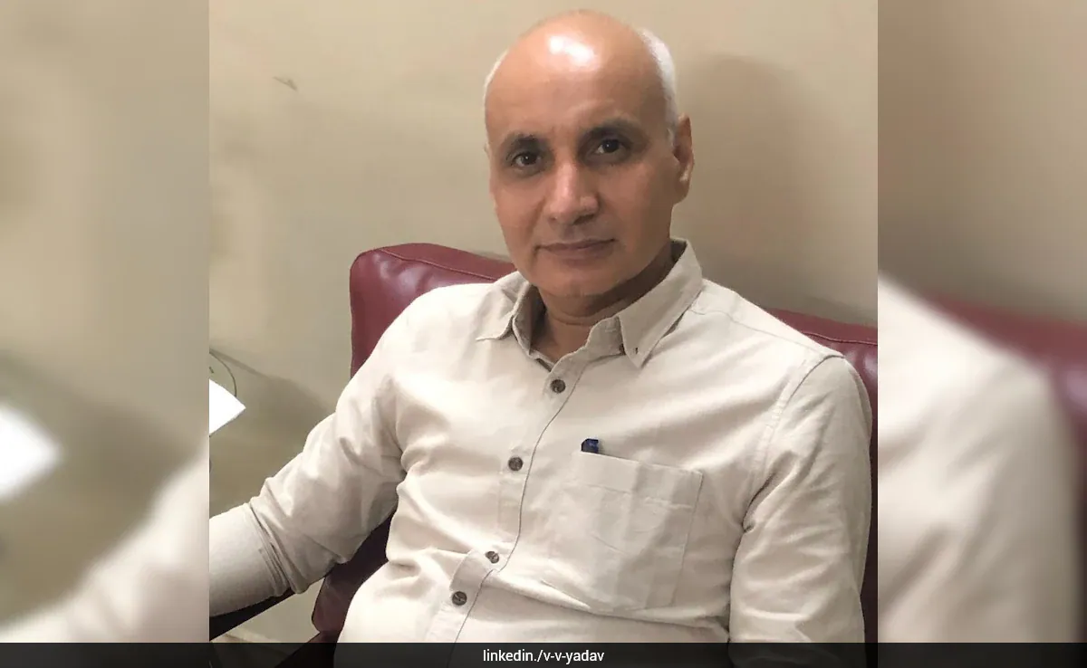 वरिष्ठ नौकरशाह वीर विक्रम यादव को विमानन निकाय का नया प्रमुख नियुक्त किया गया है