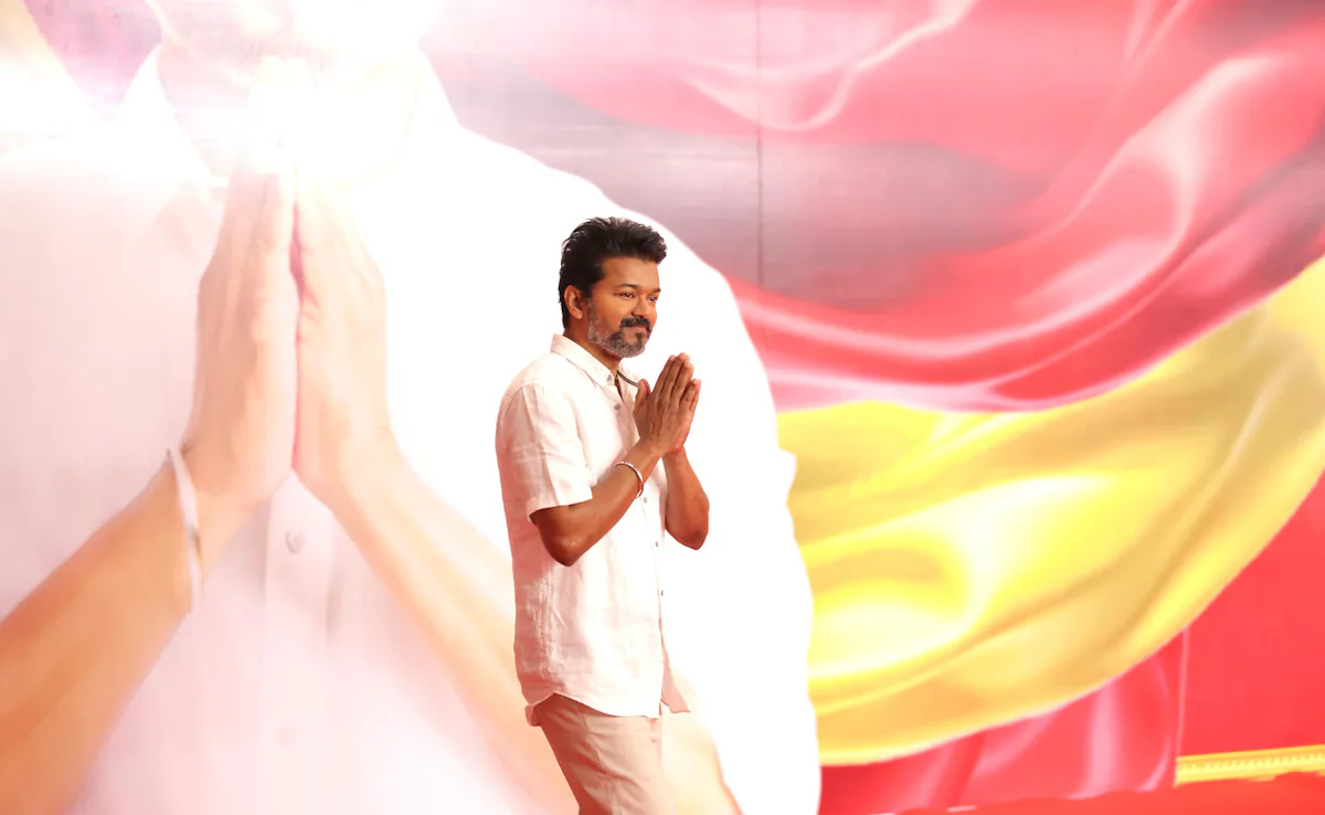 विजय के “मॉडल” चुनावी वादों में महिलाओं के लिए 2,500 प्रति माह