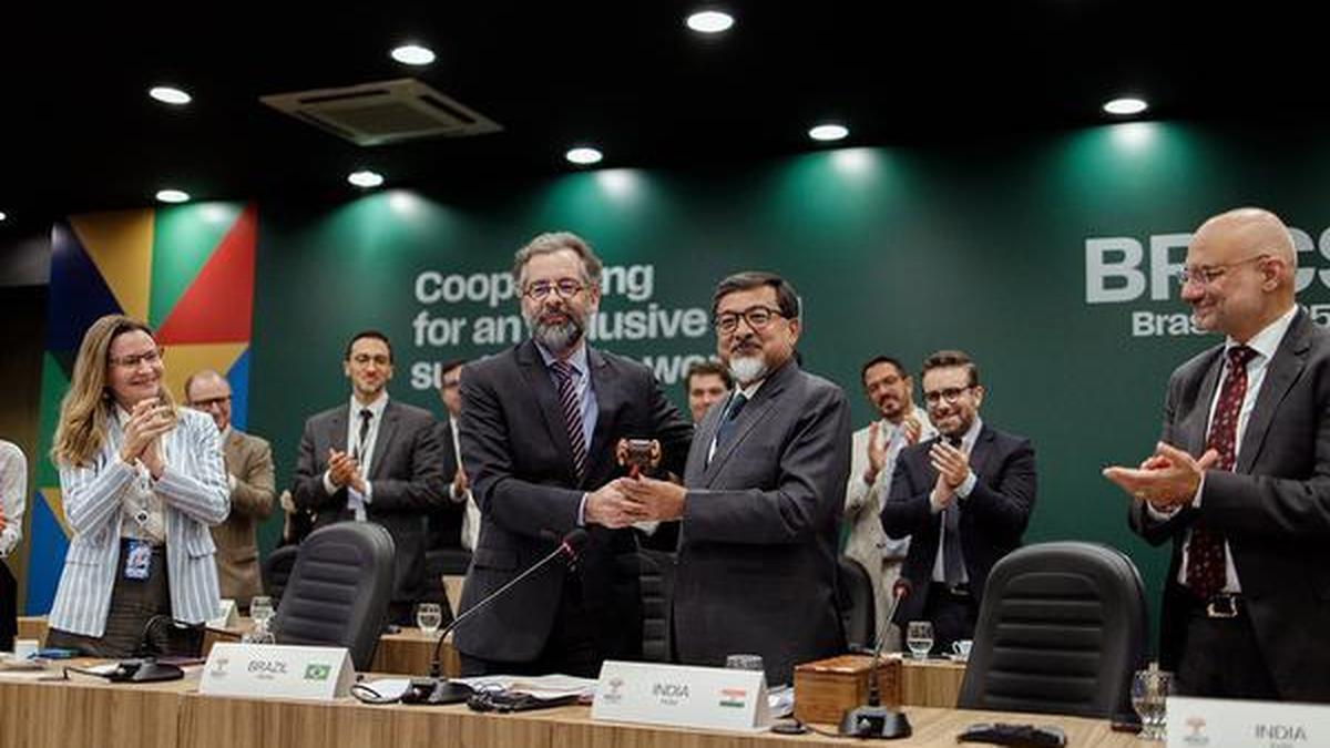वैश्विक तनाव और महत्वाकांक्षी लक्ष्यों के बीच जैसे ही ब्राजील ने भारत को सौंप दिया, ब्रिक्स ने गियर बदल दिया
