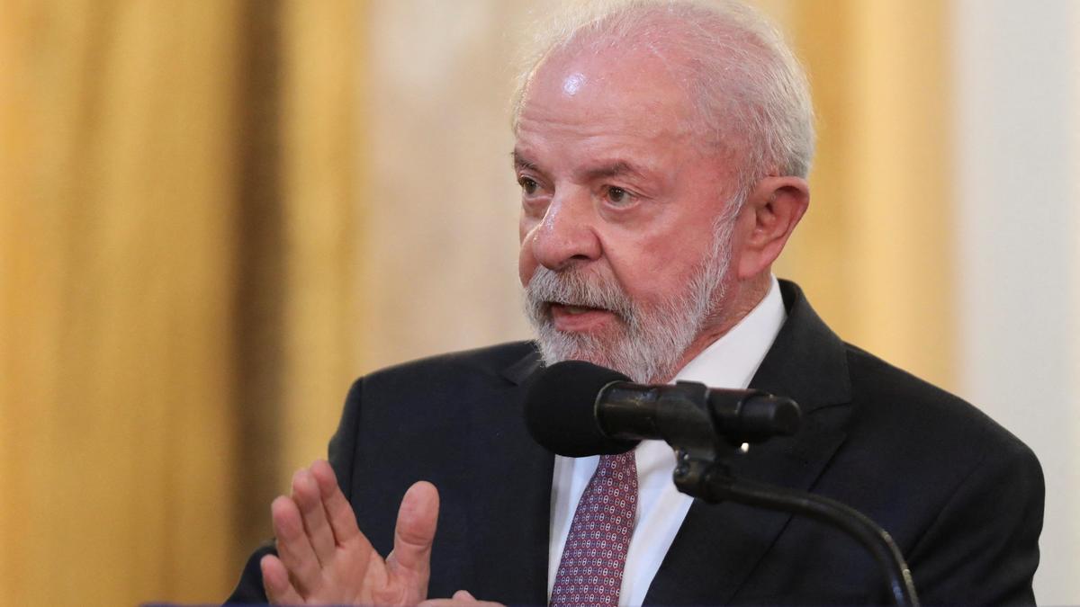 व्यापार सौदों और वैश्विक प्रशासन में सुधारों पर नज़र रखने के साथ, लूला ने 260 कंपनियों के साथ भारत का रुख किया।