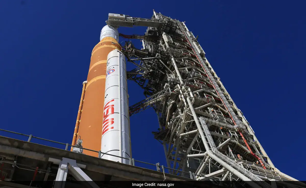 समझाया: कैसे आर्टेमिस, चंद्रयान कार्यक्रम चंद्रमा की कहानी को फिर से लिख रहे हैं