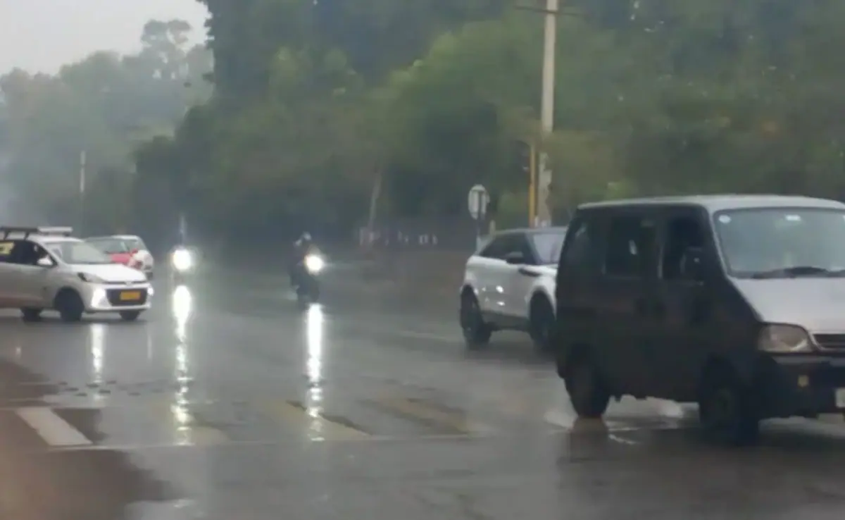 समझाया: दिल्ली में आज क्यों हुई बारिश और क्या अगले हफ्ते फिर पड़ेगी गर्मी?