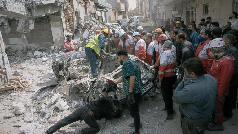 सर्वेक्षण में पाया गया कि अधिकांश अमेरिकियों का कहना है कि ईरान के खिलाफ अमेरिकी सैन्य कार्रवाई बहुत आगे बढ़ गई है