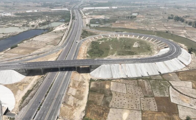 600 किमी, 5 घंटे: मेरठ-प्रयागराज गंगा एक्सप्रेसवे का उद्घाटन इसी महीने होगा