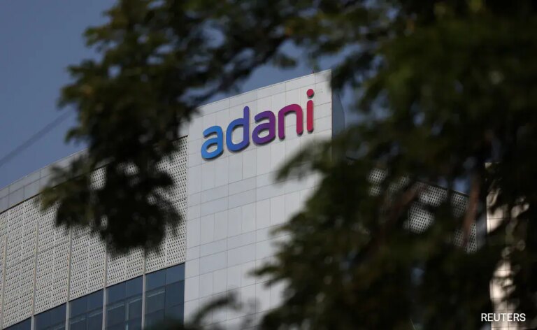 अदानी समूह मुंबई में मोतीलाल नगर के पुनर्विकास के लिए म्हाडा का भागीदार है