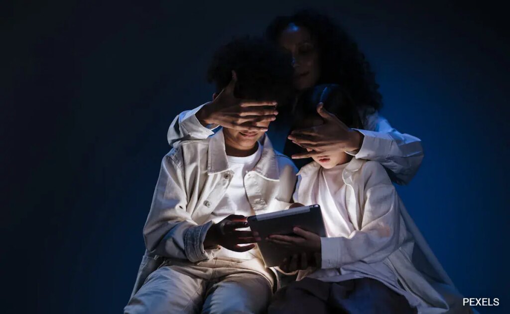 कर्नाटक ने स्कूली बच्चों में डिजिटल लत से निपटने के लिए नीति का मसौदा तैयार किया