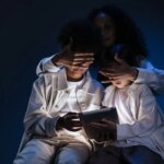 कर्नाटक ने स्कूली बच्चों में डिजिटल लत से निपटने के लिए नीति का मसौदा तैयार किया