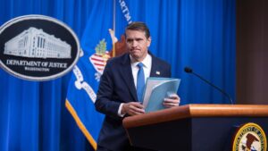 कौन हैं ट्रम्प के पूर्व वकील टॉड ब्लैंच, जो कार्यवाहक अटॉर्नी जनरल के लिए राष्ट्रपति की पसंद हैं