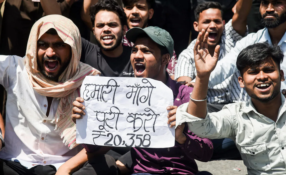 क्यूआर कोड और व्हाट्सएप ग्रुप: कैसे रातों-रात नोएडा विरोध प्रदर्शन की योजना बनाई गई