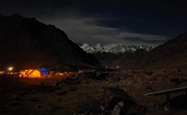 जैसे ही आर्टेमिस II चंद्रमा के लिए उड़ान भरता है, भारत का अंतरिक्ष शटल अपने 'मूनस्केप' में प्रशिक्षण लेता है