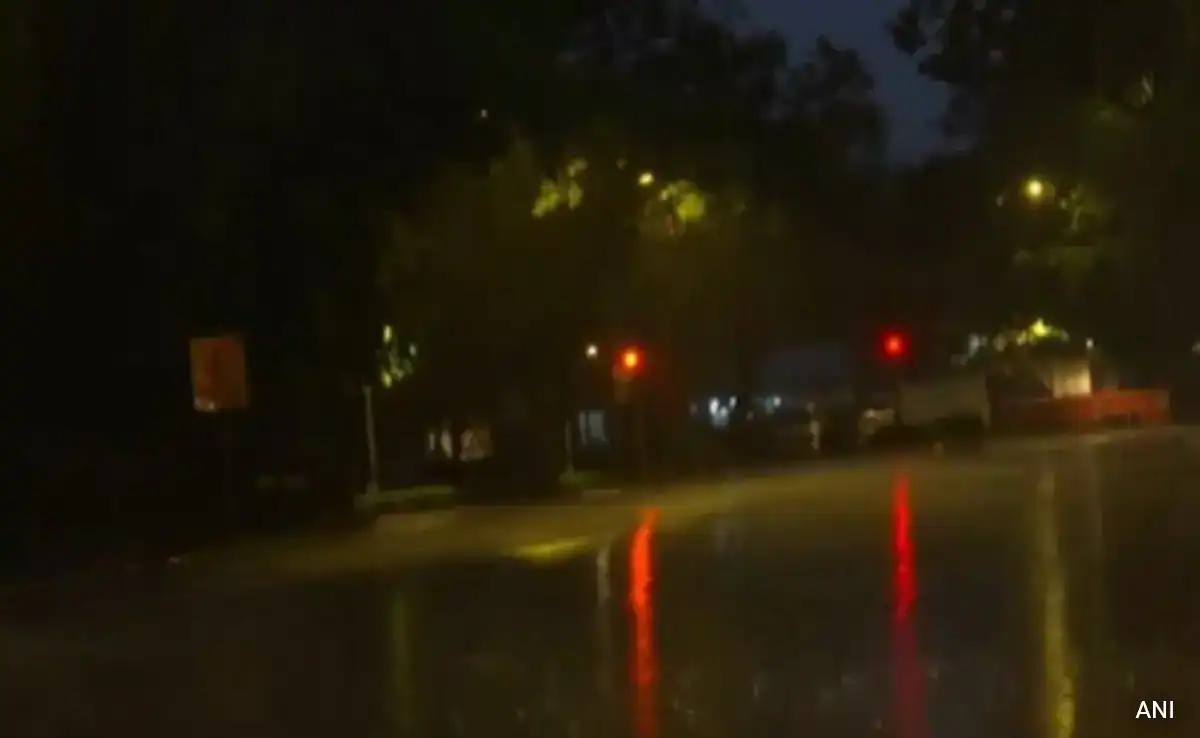 दिल्ली-एनसीआर में आज बारिश, धूल भरी आंधी और ज्यादा बारिश की संभावना है