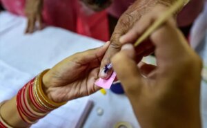 नौकरियाँ या योजनाएँ? बंगाल की कोयला बेल्ट दुर्गापुर में मतदाताओं पर क्या असर पड़ता है?