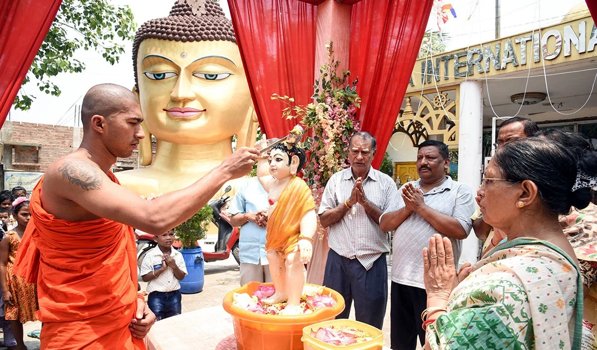 बोधगया से श्रीलंका तक मनाया गया ‘वेसाक’, जानिए दुनिया कैसे मना रही है भगवान बुद्ध का उत्सव
