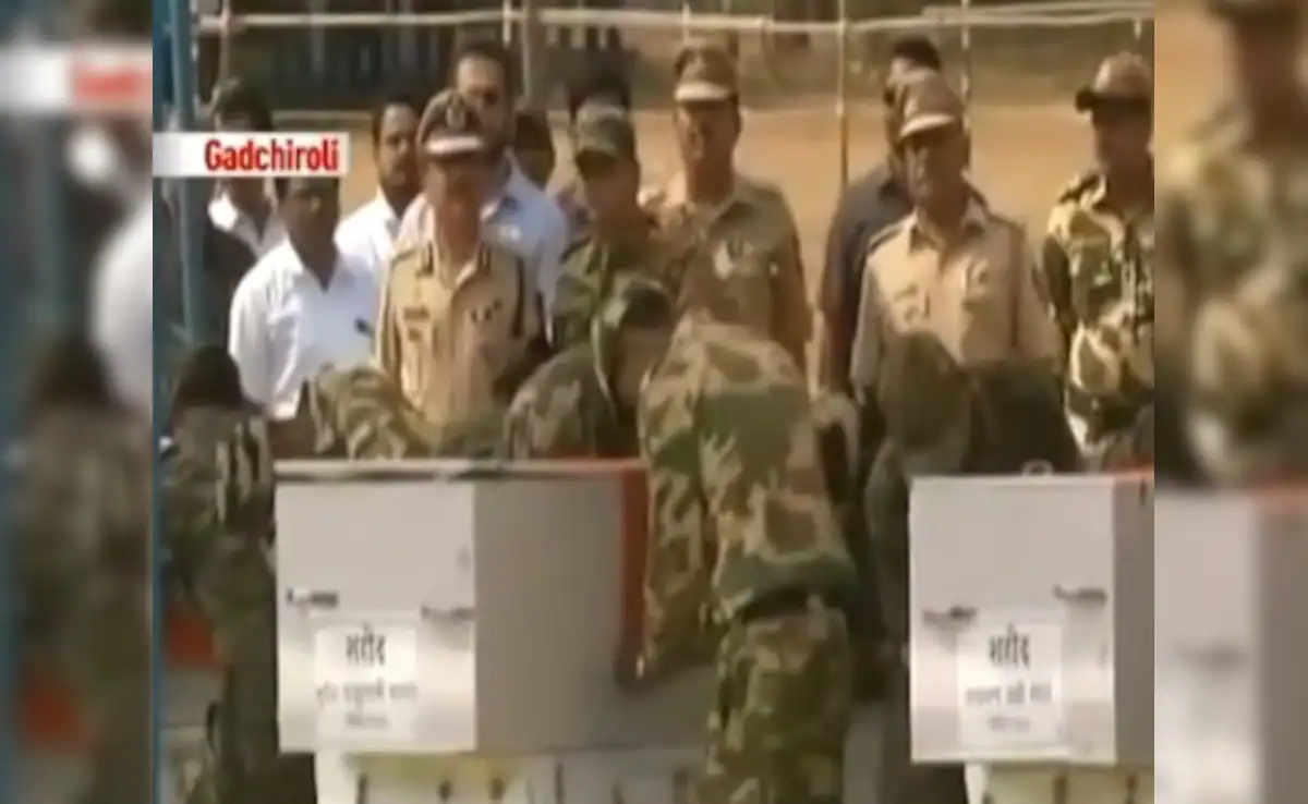 ब्लॉग | गढ़चिरौली में भीड़भाड़ वाली सड़क पर माओवादियों ने पुलिस पर घात लगाकर हमला किया, जिसमें 16 लोगों की मौत हो गई