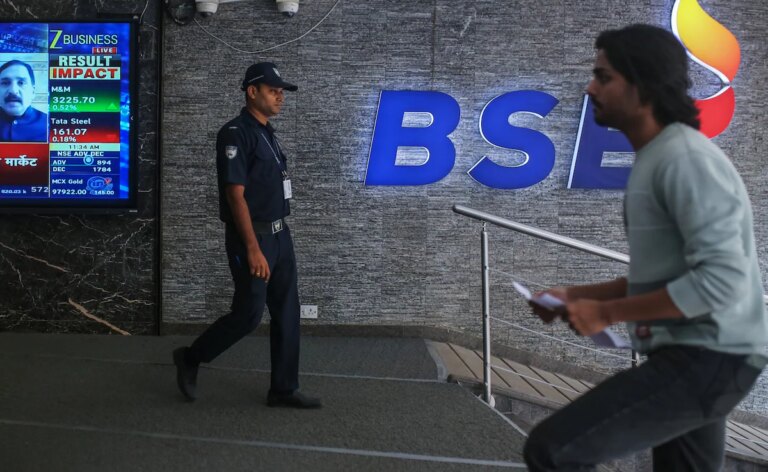 'मंदी बाजार को 5 साल की जरूरत': निवेशक ने ईरान की मिसाइलों की तुलना भारत की 'लिपस्टिक' से की